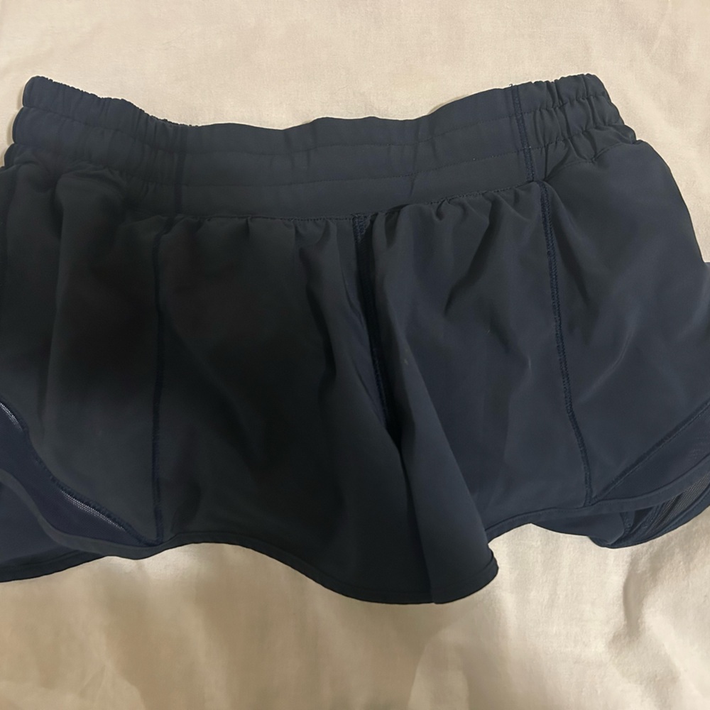 COPY - lululemon 2.5” hotty hot shorts — navy
